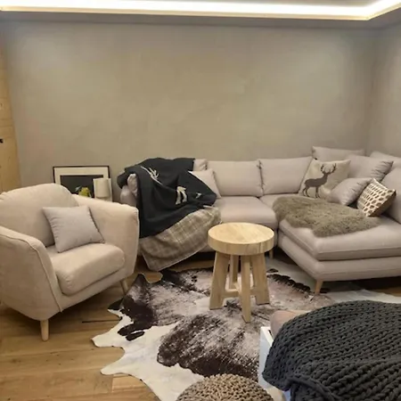 Etrier - In With Access To Pool, And Facilities كرانز مونتانا